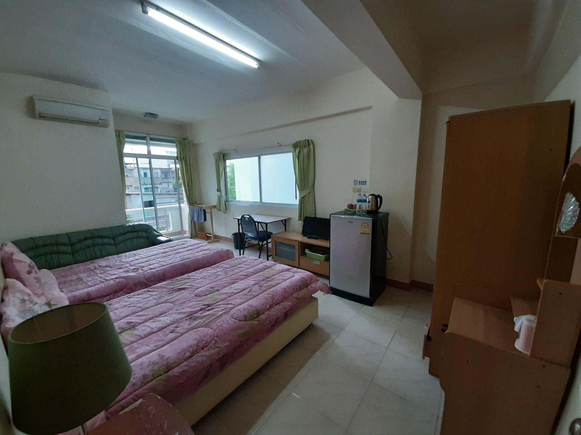 Vanlisut Hotel Ngamwongwan Nonthaburi Zewnętrze zdjęcie
