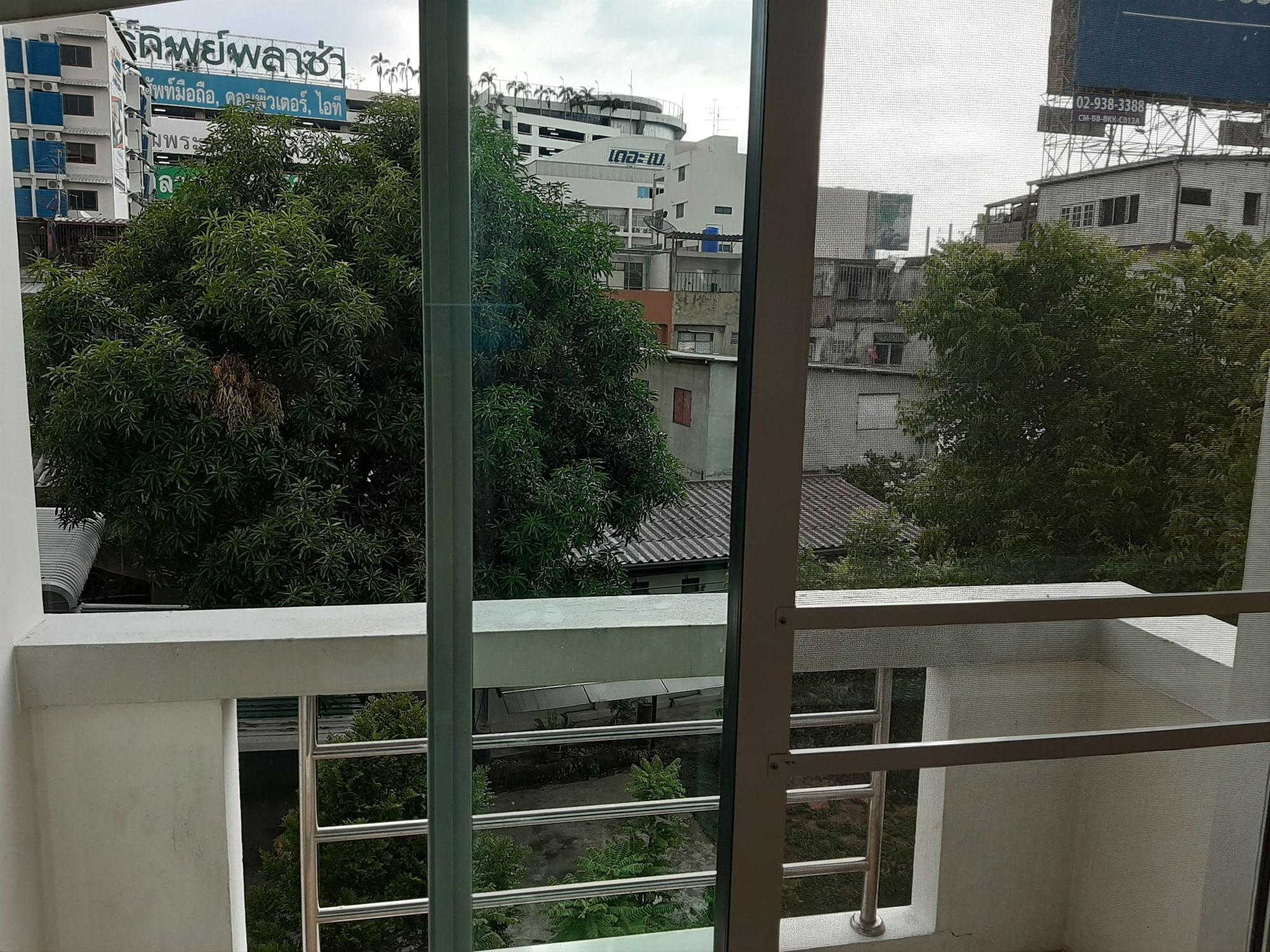 Vanlisut Hotel Ngamwongwan Nonthaburi Zewnętrze zdjęcie