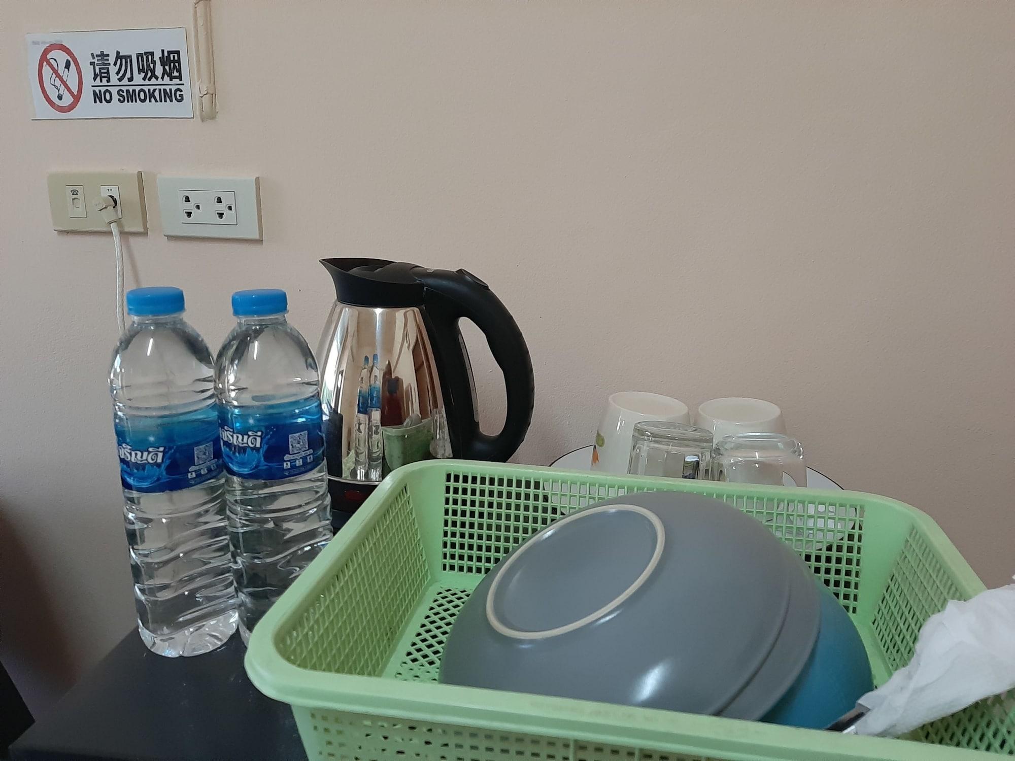 Vanlisut Hotel Ngamwongwan Nonthaburi Zewnętrze zdjęcie